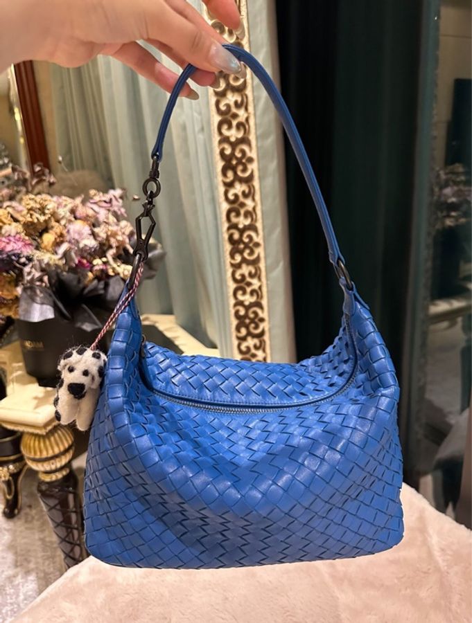 【原價三份一價錢‼️文藝深海藍💙】BV 克萊因藍全皮編織手提腋下包-7