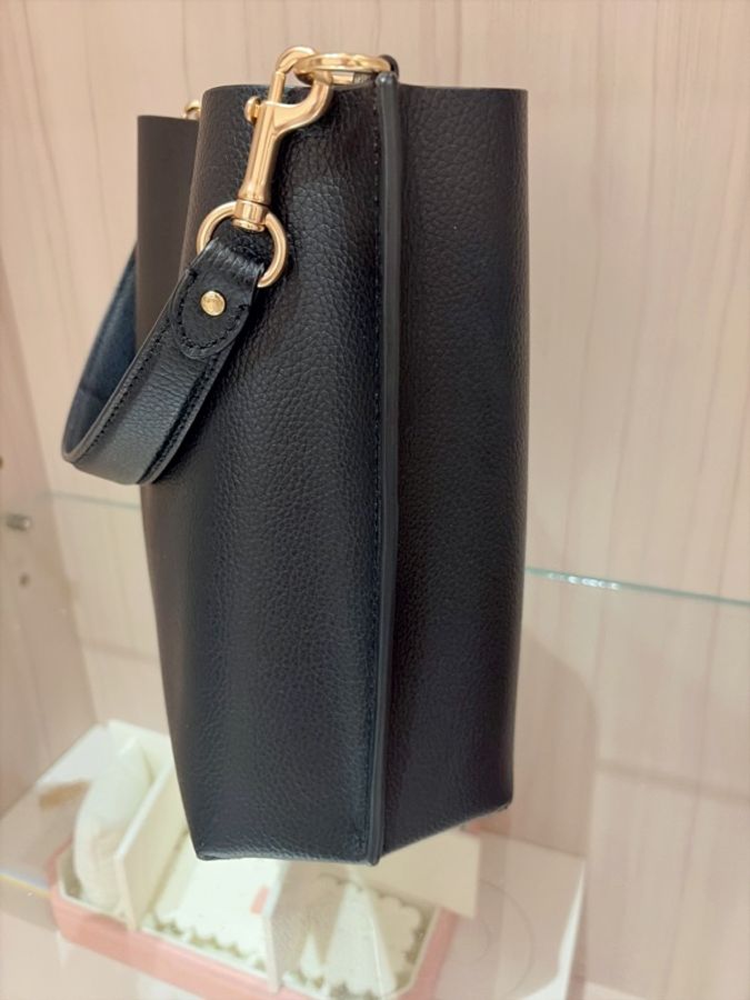 全新 全新 日本親自購回 COACH Mollie Bucket 黑色荔枝紋皮革手提/斜背兩用包 水桶包-13