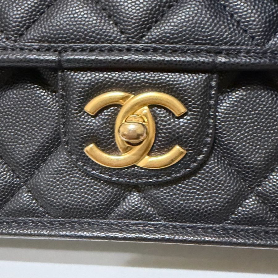 ✨Chanel 22k 黑金荔枝皮郵差包 有購證 99新🖤-6
