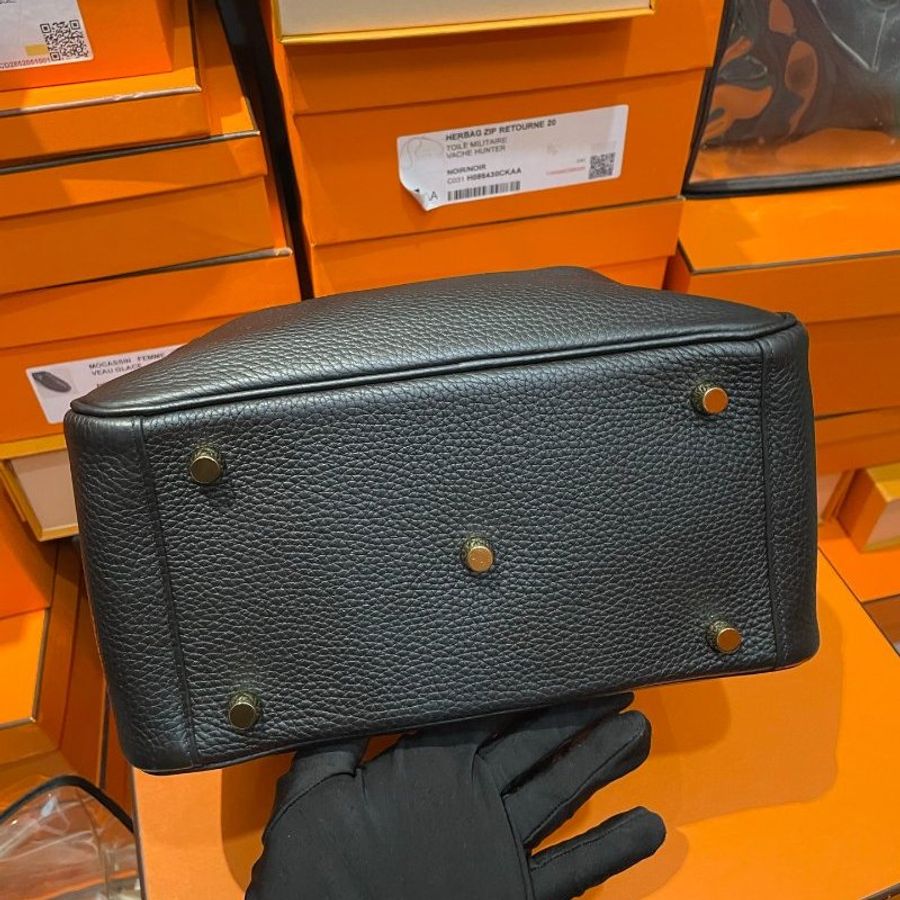 Hermes Lindy26 黑金TC皮 肩背包-4