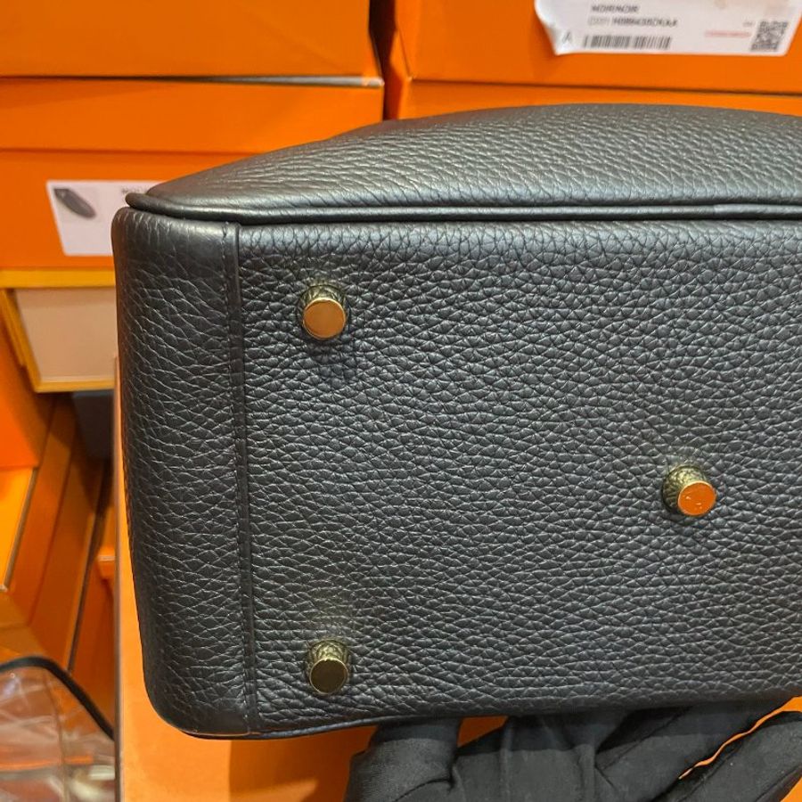 Hermes Lindy26 黑金TC皮 肩背包-8