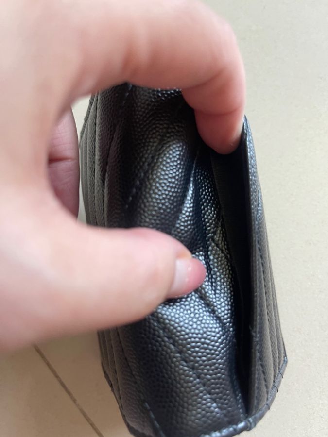 YSL Saint Laurent 魚子醬短夾-6