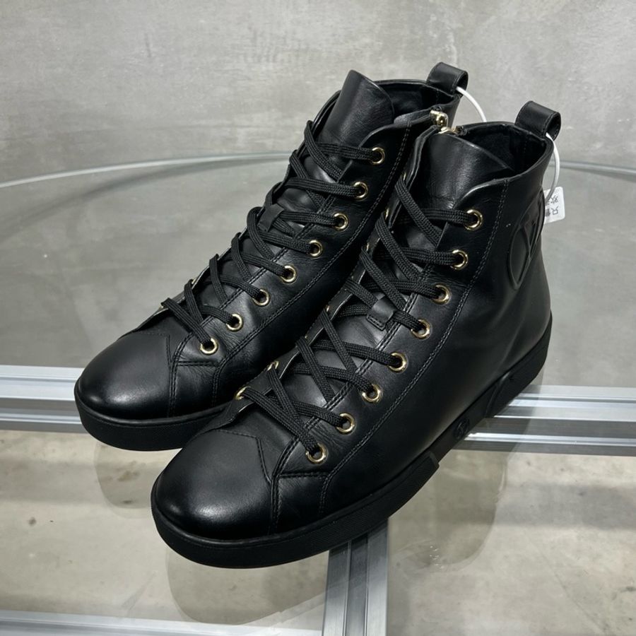 路易威登/LOUIS VUITTON LV 浮雕LOGO 馬丁靴 尺碼/37碼-0