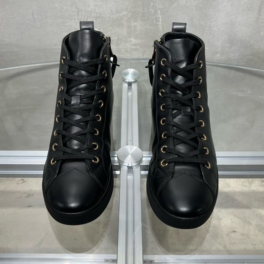 路易威登/LOUIS VUITTON LV 浮雕LOGO 馬丁靴 尺碼/37碼-1