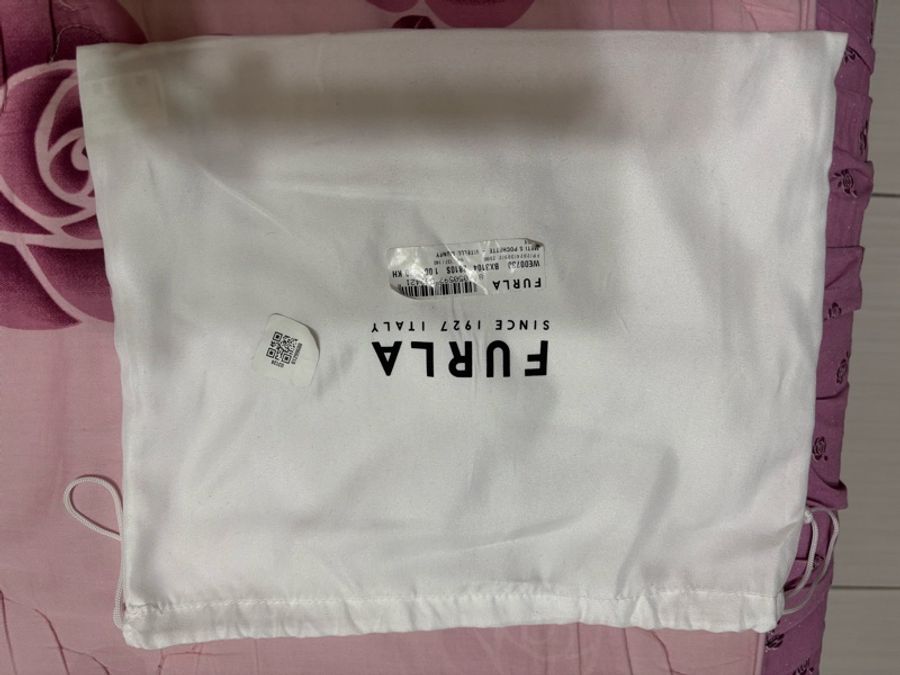 FURLA全新斜背WOC-1