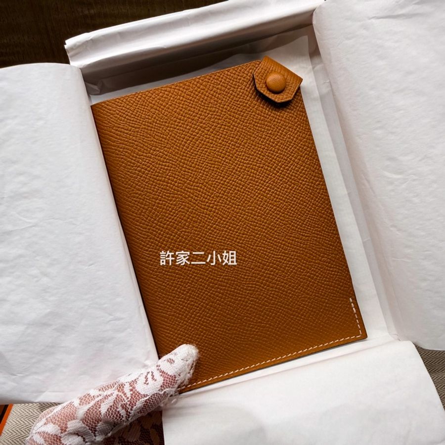 Hermes 99新閒置 棕色護照夾 Epsom皮-0