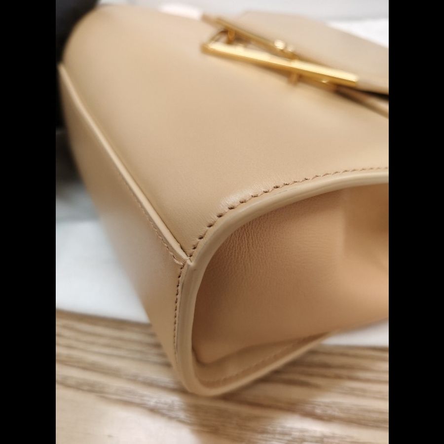 BV The clip handbag Beige-6