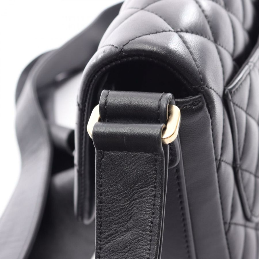 香奈兒 (CHANEL) 絎縫荷葉邊斜背包 AS1737 羊皮黑色金色五金二手 CC-7