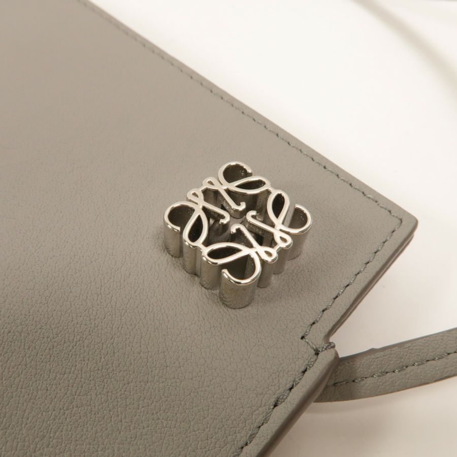 LOEWE 牛皮皮革Dice Pocker肩背袋-8