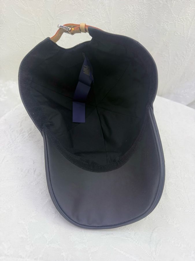 Louis Vuitton Leather Caps size : M-4
