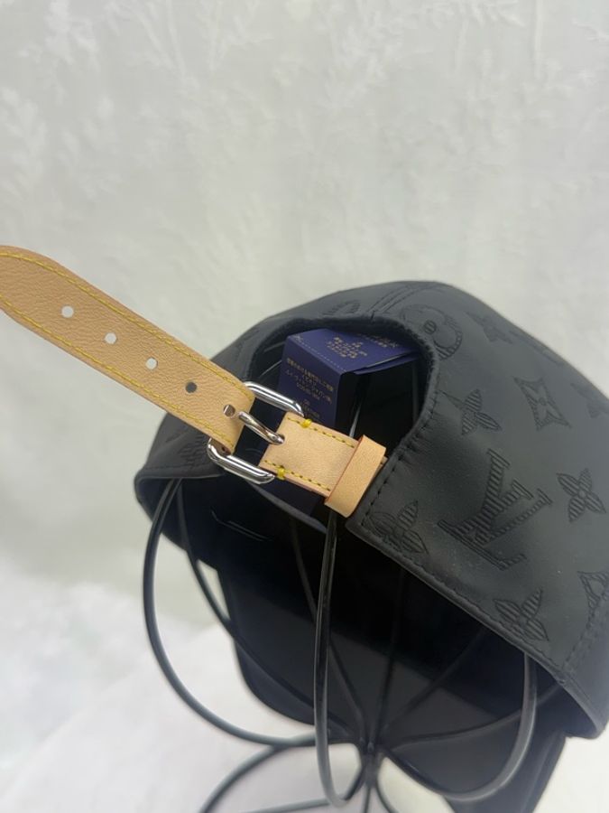 Louis Vuitton Leather Caps size : M-6