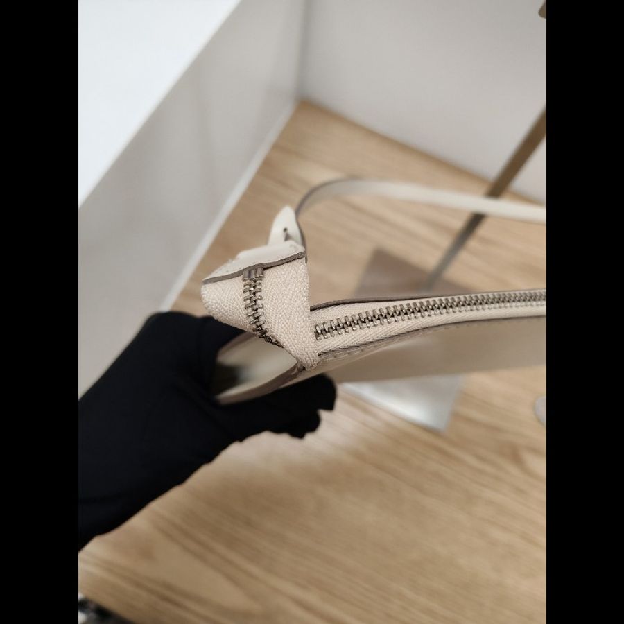 Lv Epi Pochette-7
