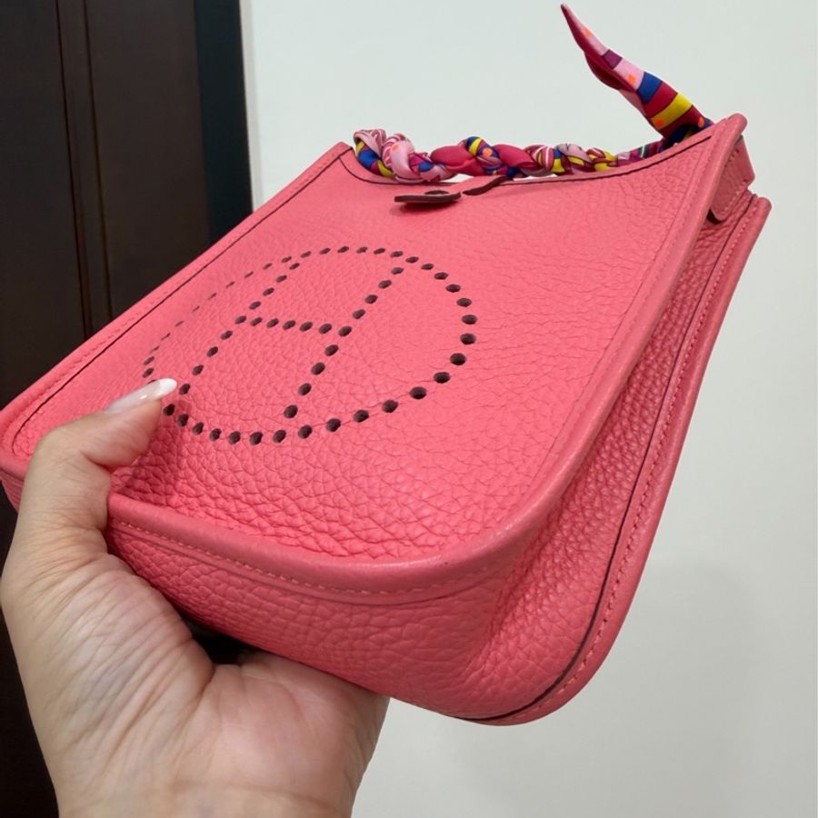 仙闆名牌精品 HERMES 愛馬仕 EVELYNE 16 AMAZONE mimi玫瑰杜鵑 胭脂紅 絲巾 斜背包 肩背包-14