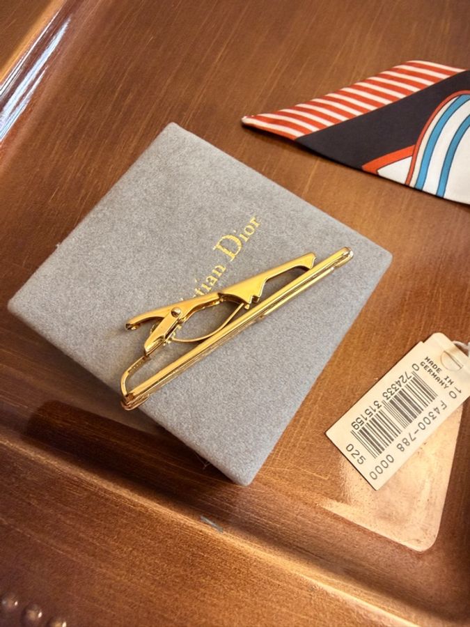Dior 迪奧 中古老花金色木紋雕刻領帶夾 (附原裝盒及吊牌)-8