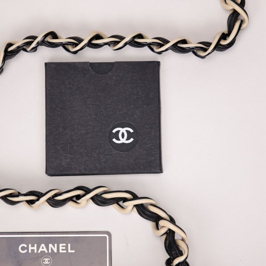 Chanel 6开黑白拼色亚克力cf单肩包-7