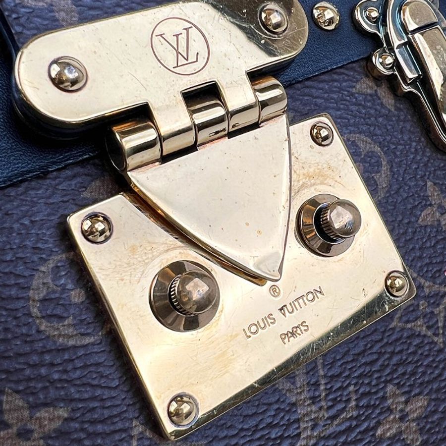 KÉSH 凱仕精品|Louis Vuitton Petite Malle 老花硬箱包|LV Monogram 黑邊金釦肩背斜背包|經典小硬箱收藏款-15