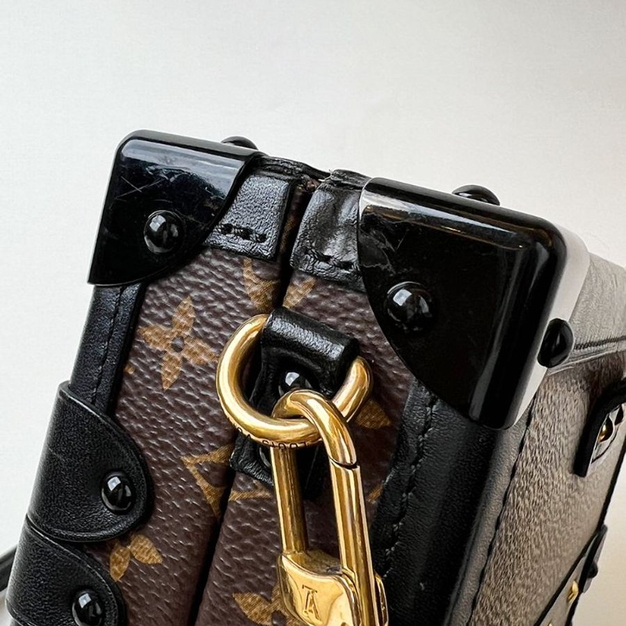 KÉSH 凱仕精品|Louis Vuitton Petite Malle 老花硬箱包|LV Monogram 黑邊金釦肩背斜背包|經典小硬箱收藏款-26