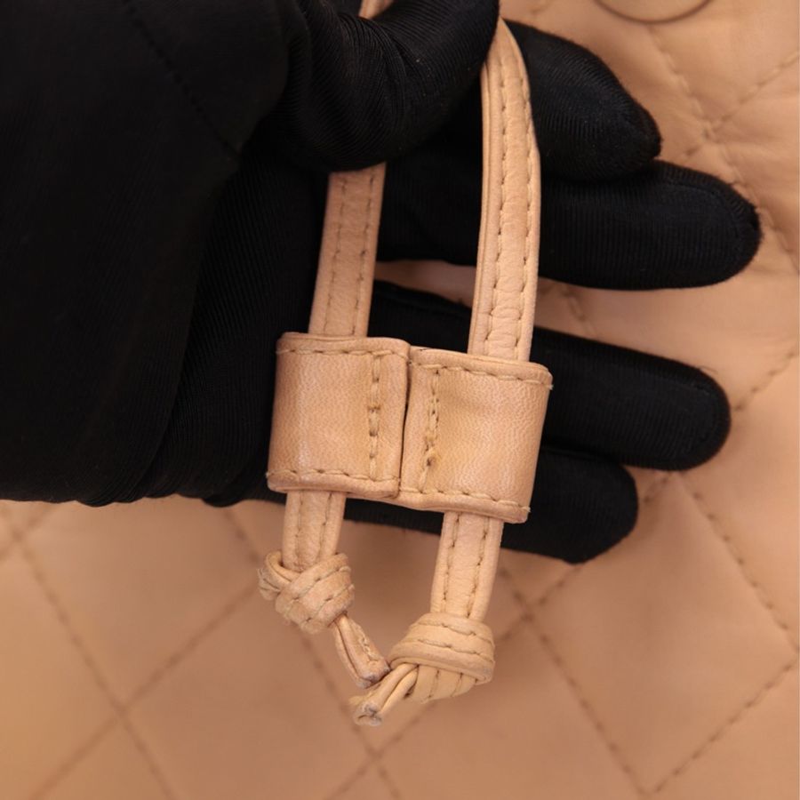 Chanel 奶茶色菱格纹玳瑁圆环手提包-25