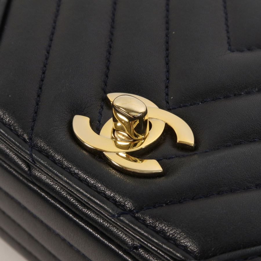 CHANEL 牛皮皮革Chain Shoulder鏈帶肩背袋-10