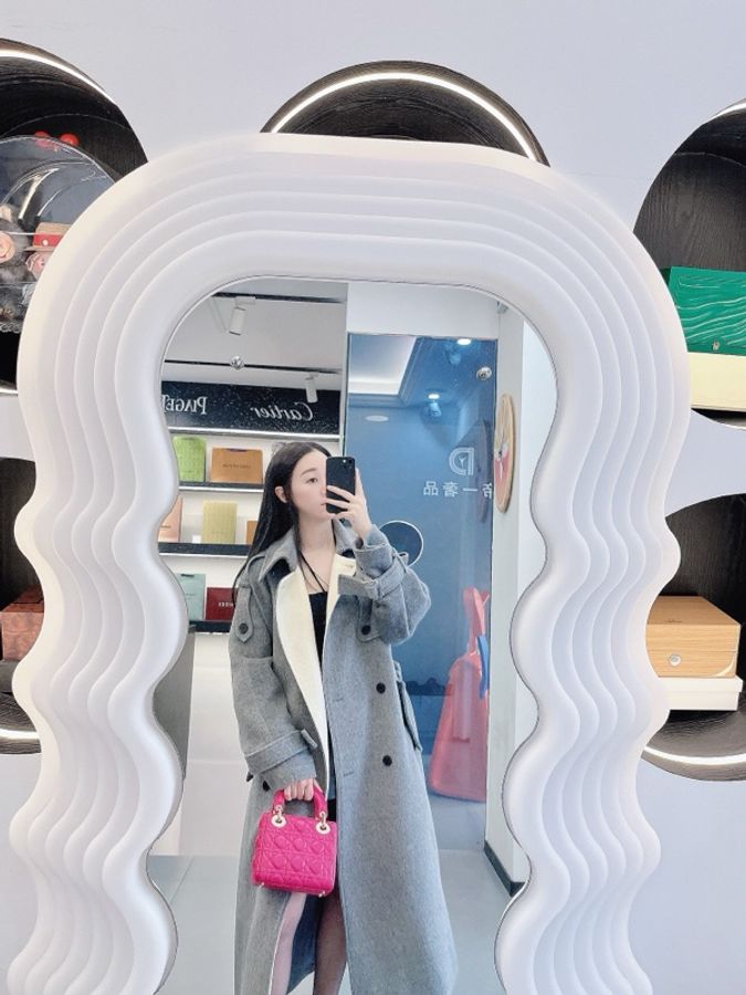 品牌:迪奧/Dior 材質:Dior掛飾可拆卸鏈條肩帶 小羊皮 迷你3格金扣 戴妃包單肩斜挎手提包 尺寸:17 x 15 x 7 釐米 專櫃價:35700。-6