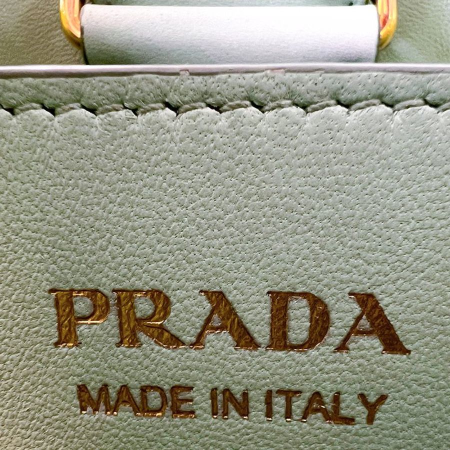 KÉSH 凱仕精品|PRADA Panier 薄荷藍 Saffiano 水桶包|普拉達金釦手提斜背包|Aqua 牛皮迷你水桶包-21