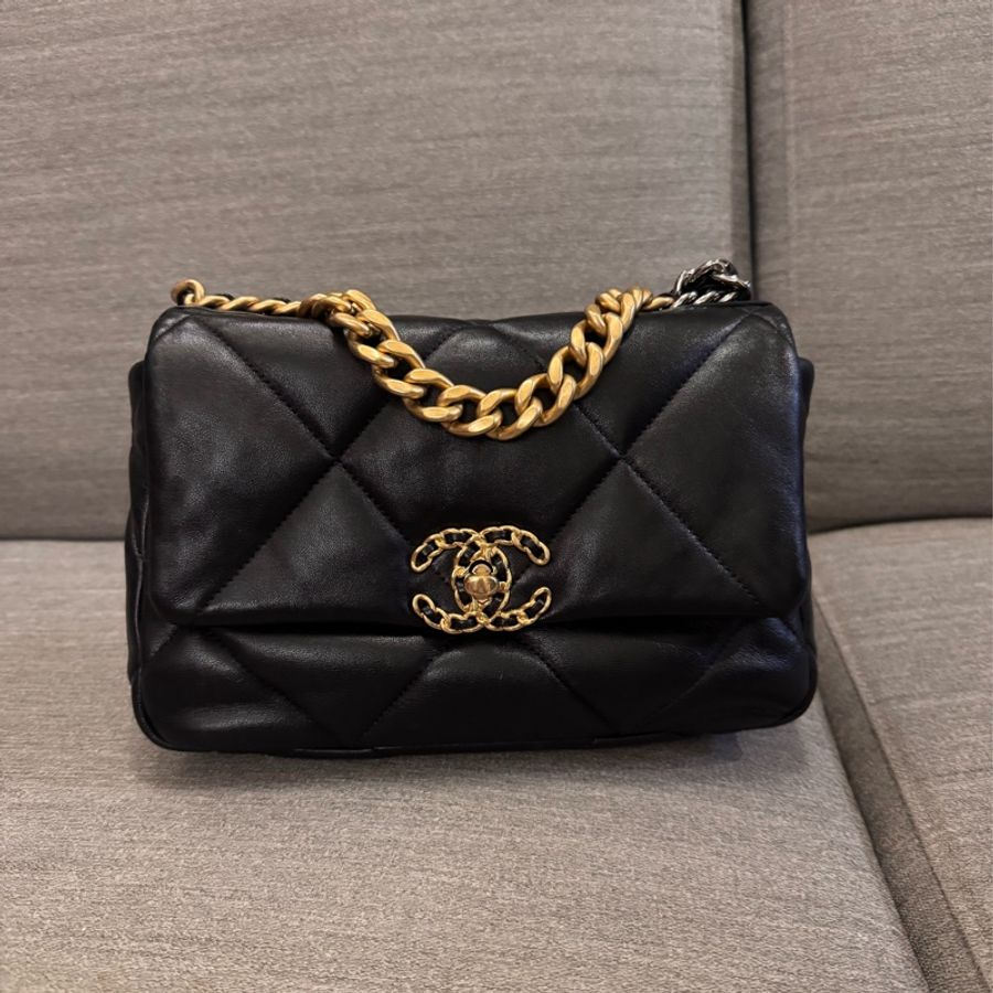 Chanel 19 經典羊皮黑金-3