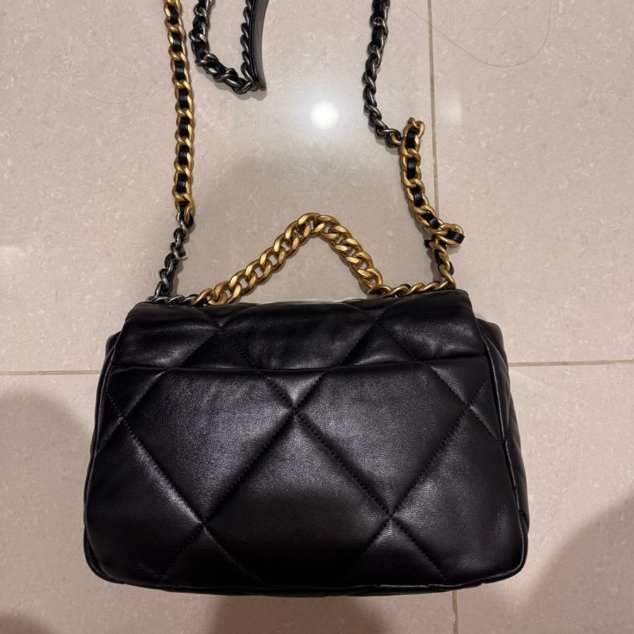Chanel 19 經典羊皮黑金-7