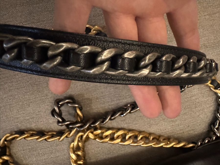 Chanel 19 經典羊皮黑金-13