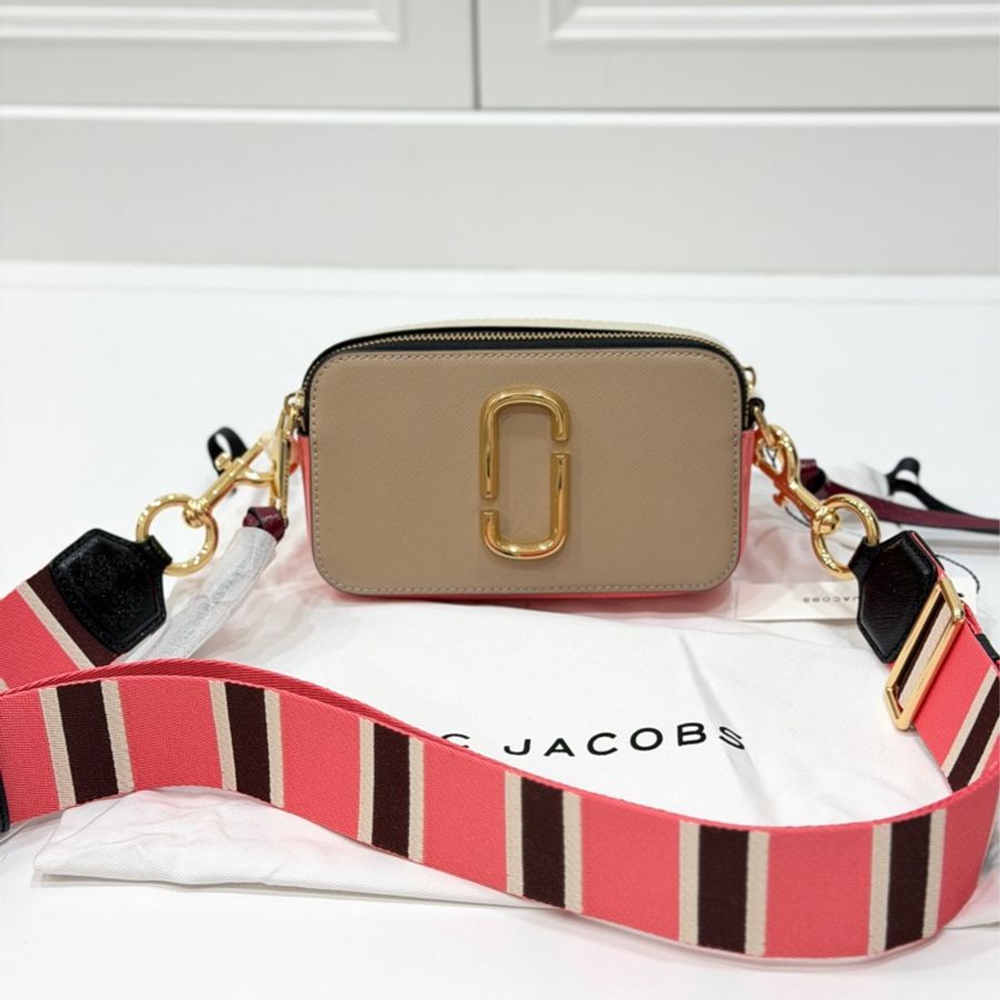 《仙闆名牌精品》MJ marc jacobs 防刮牛皮撞色 snapshot 相機包-0