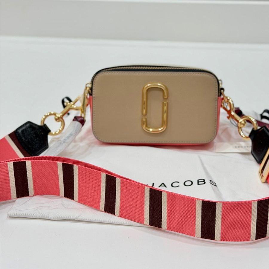《仙闆名牌精品》MJ marc jacobs 防刮牛皮撞色 snapshot 相機包-10