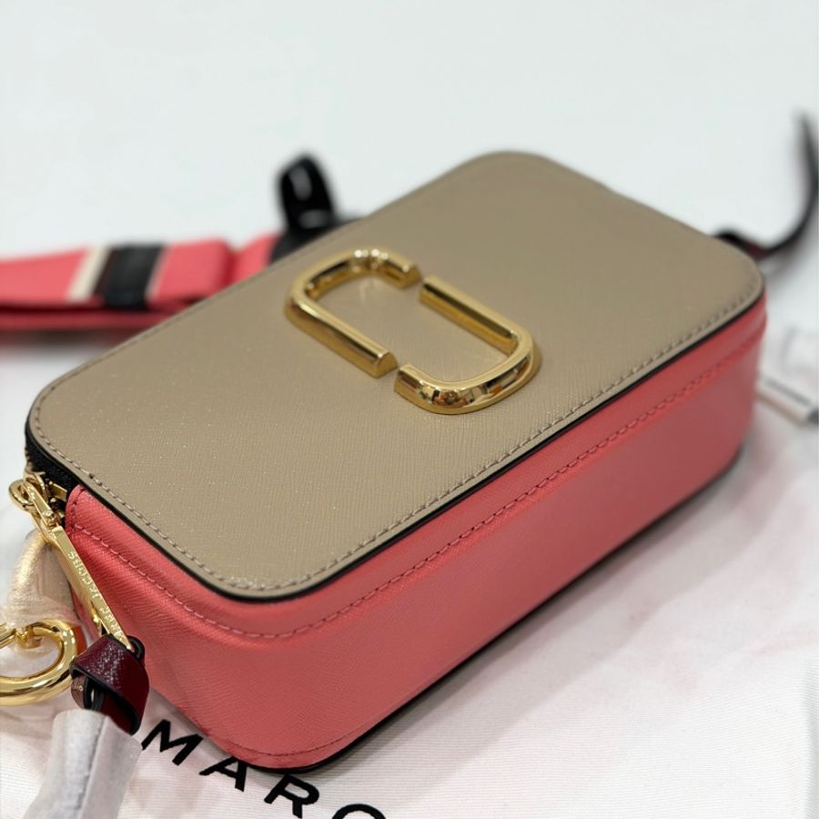 《仙闆名牌精品》MJ marc jacobs 防刮牛皮撞色 snapshot 相機包-11