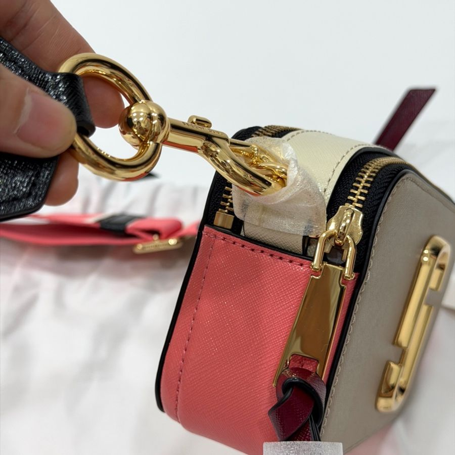 《仙闆名牌精品》MJ marc jacobs 防刮牛皮撞色 snapshot 相機包-14