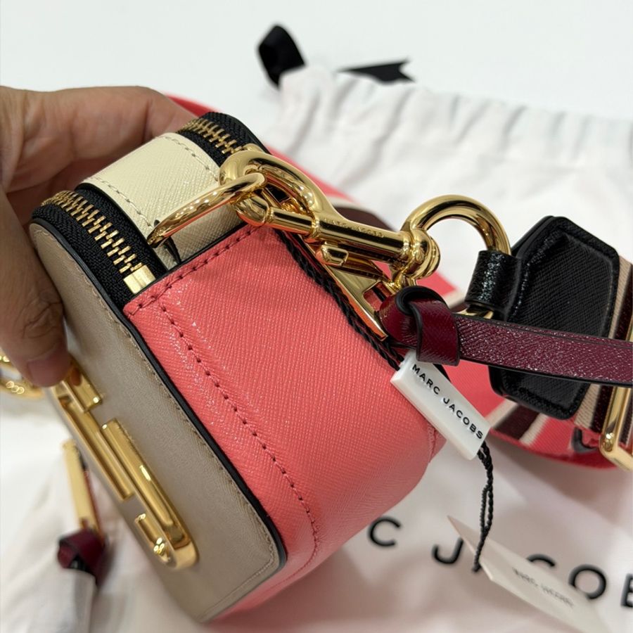 《仙闆名牌精品》MJ marc jacobs 防刮牛皮撞色 snapshot 相機包-15