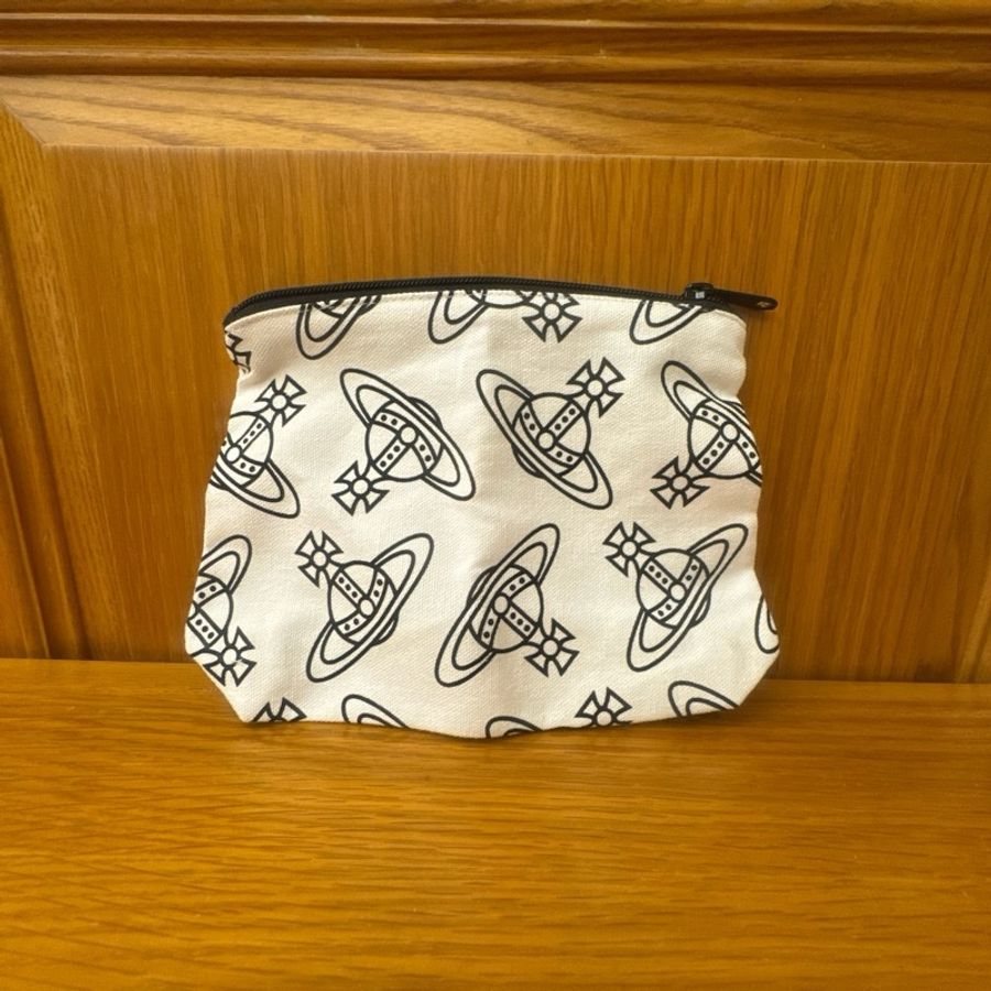 全新 Vivienne Westwood 化妝包-1