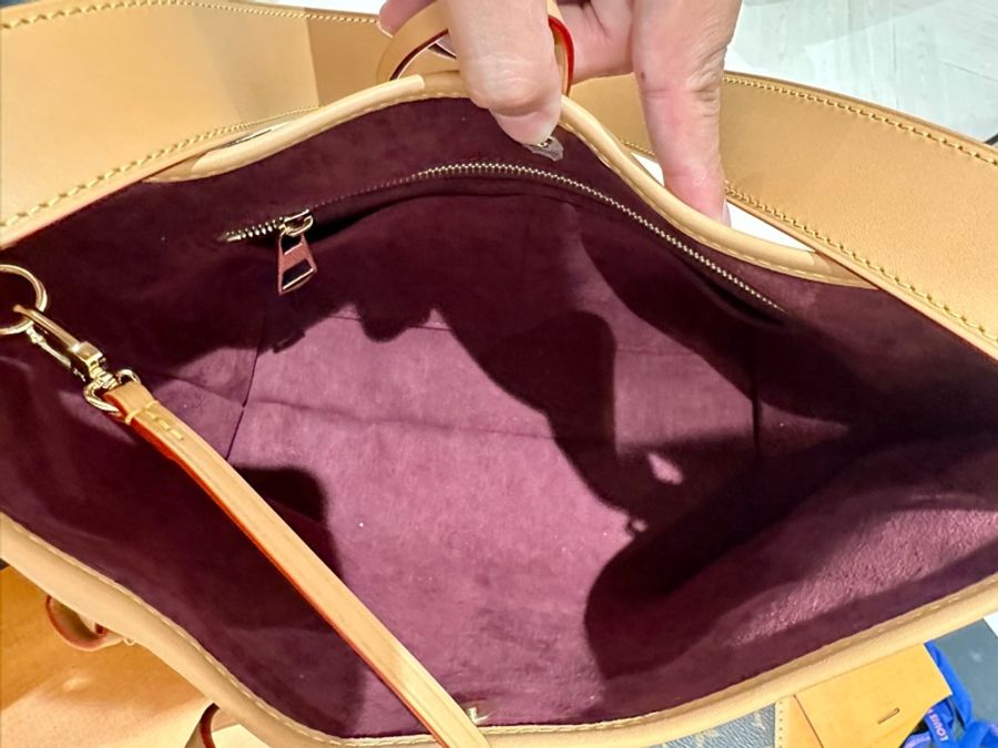 全新Louis Vuitton CarryAll PM 老花(附拉鍊子包)-9