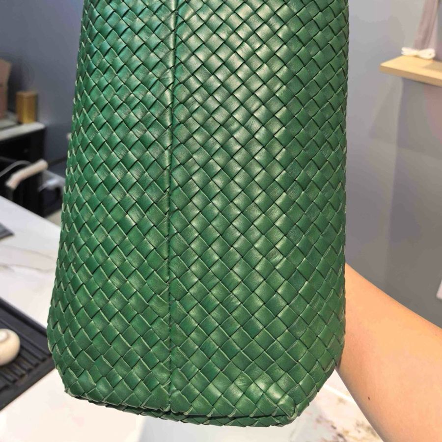 💚BV 葆蝶家中號cabat 手提包單肩包托特包 編制菜籃子 綠色-6