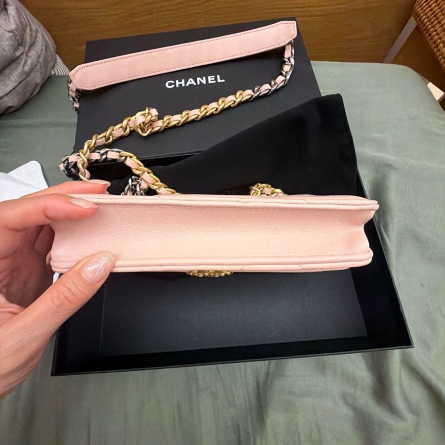 Chanel櫻花粉WOC-2