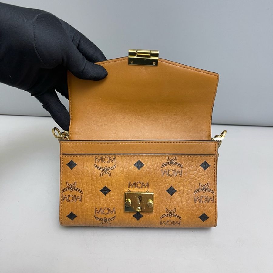 MCM 焦糖色老花小號鏈條信封包,尺寸 18×12×5 附件 塵袋-9