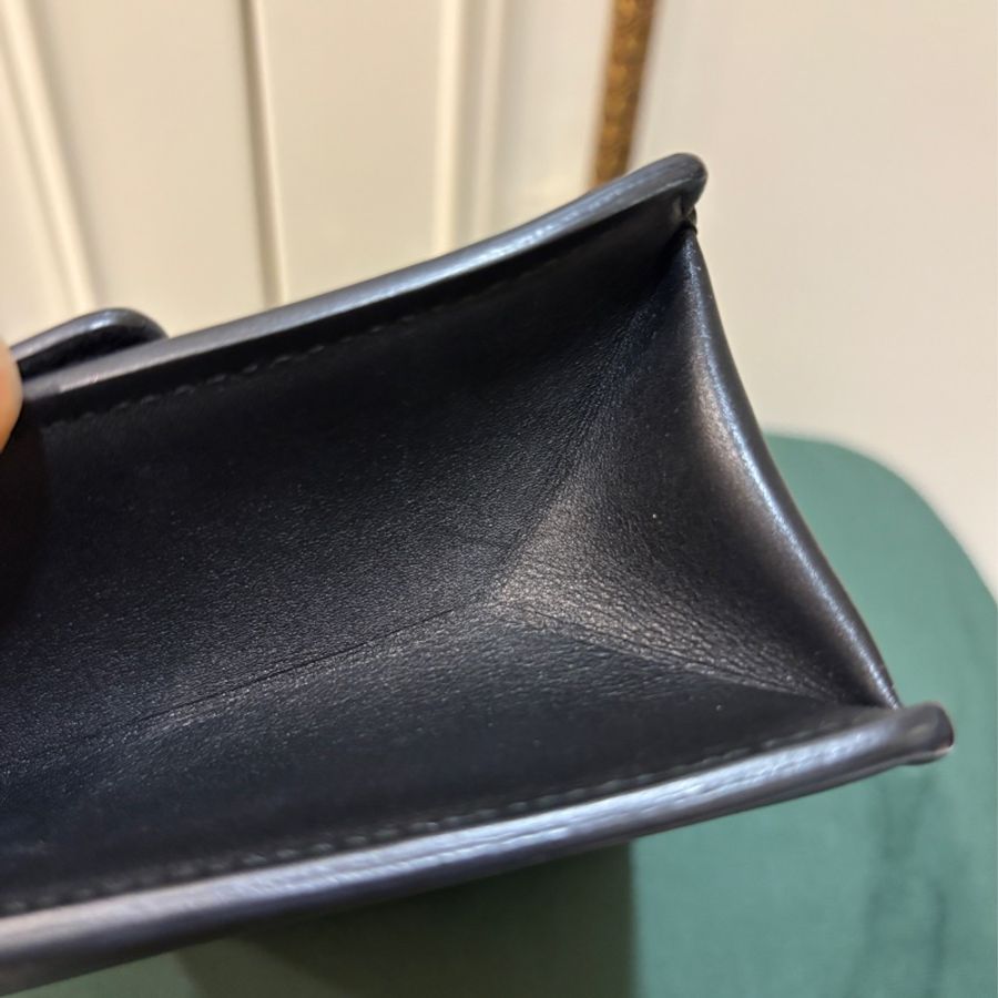 Ferragamo百搭黑色兩用包(肩帶可以調節)-14