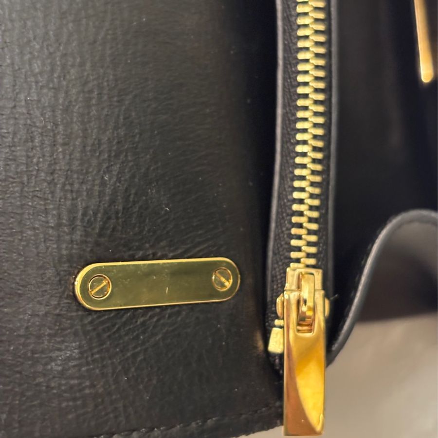 Ferragamo百搭黑色兩用包(肩帶可以調節)-40