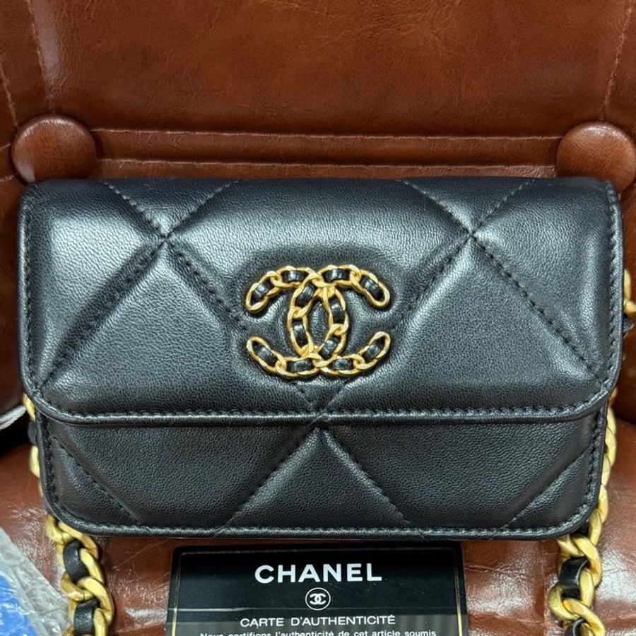 CHANEL 香奈兒 19bag woc mini 鏈條包 黑金菱格紋羊皮-1