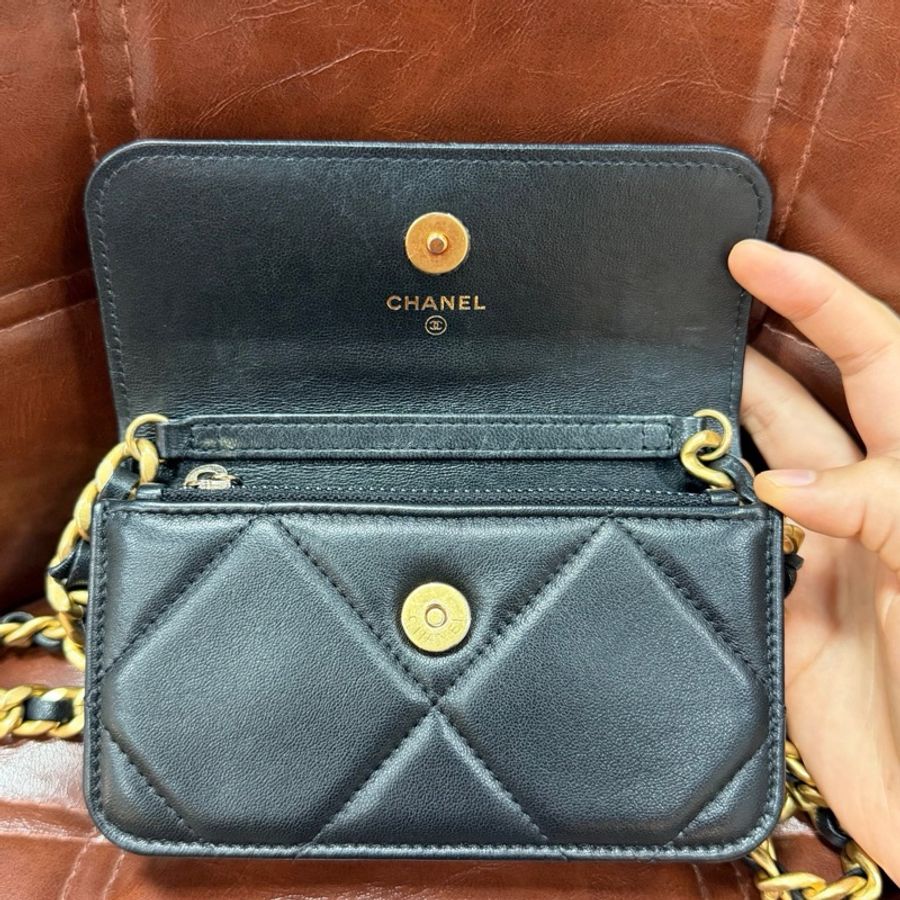 CHANEL 香奈兒 19bag woc mini 鏈條包 黑金菱格紋羊皮-9