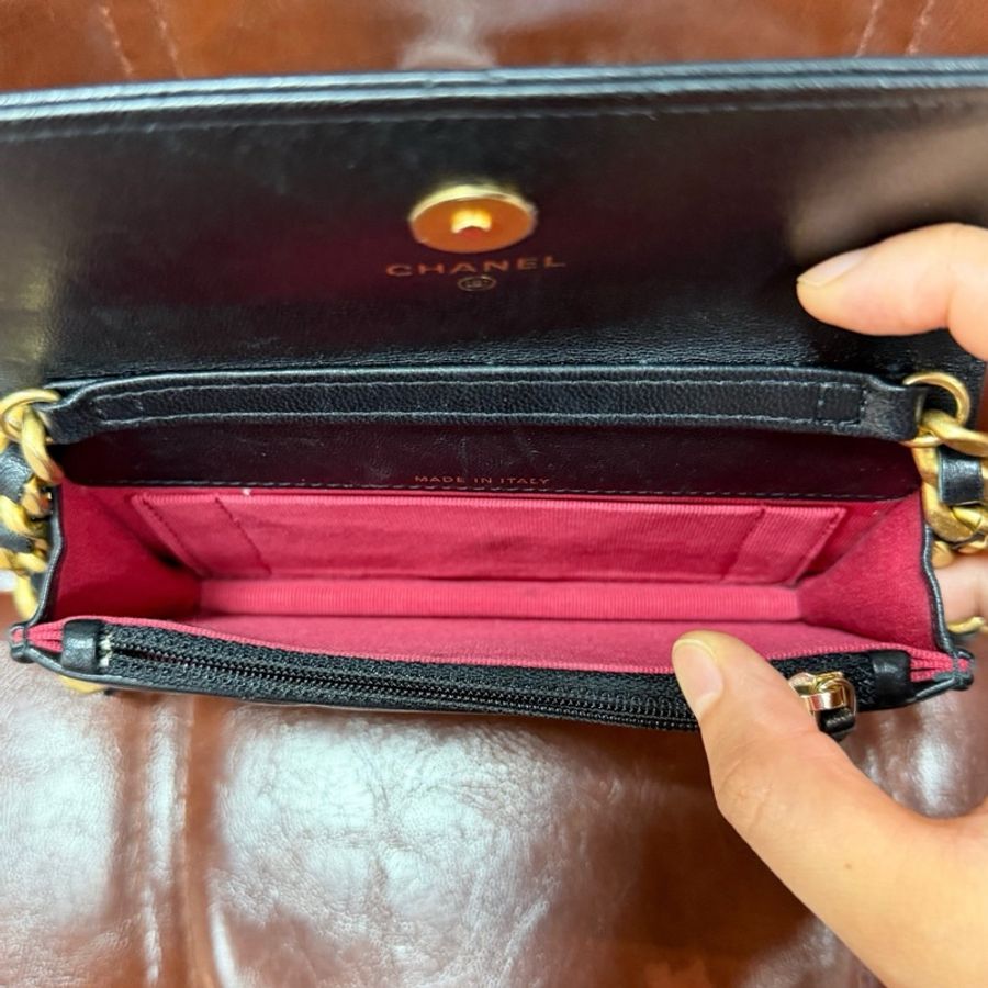 CHANEL 香奈兒 19bag woc mini 鏈條包 黑金菱格紋羊皮-13