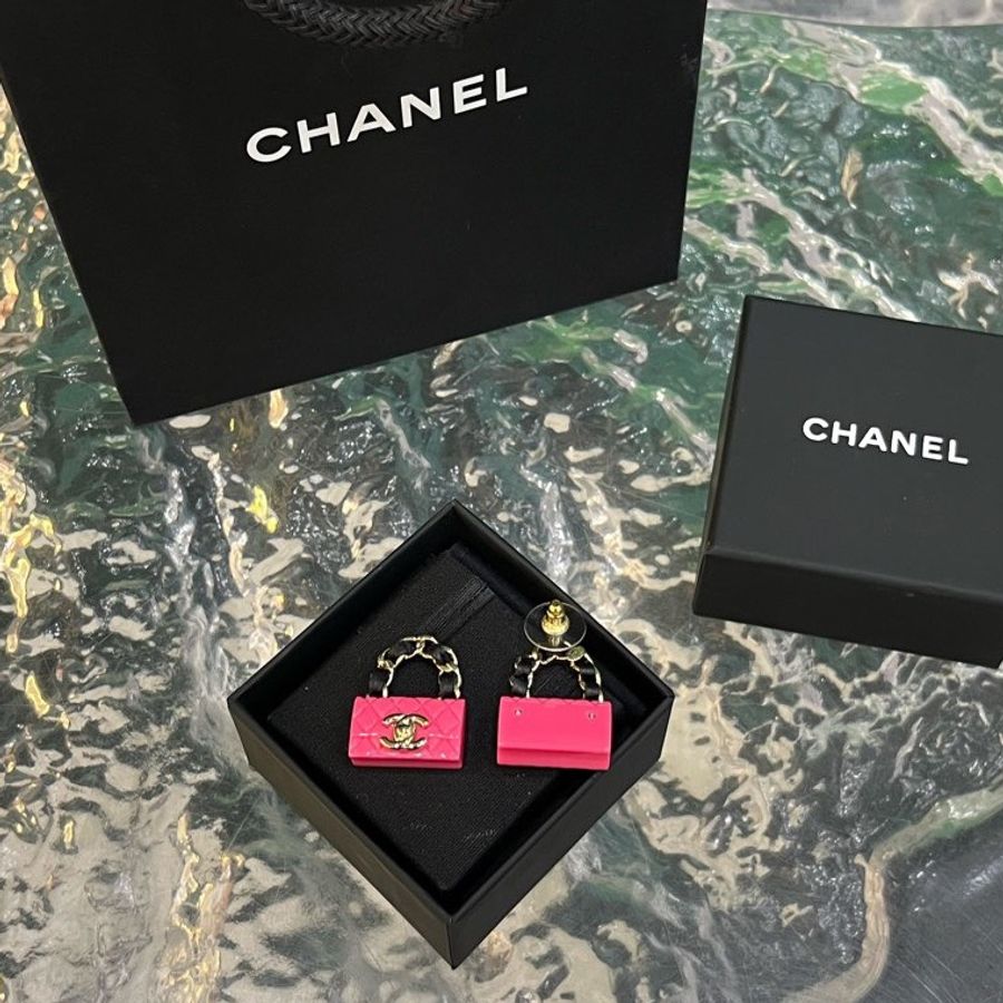 CHANEL香奈儿23C桃粉色 cf包亚克力皮穿链条耳钉真皮穿链树脂耳钉-1