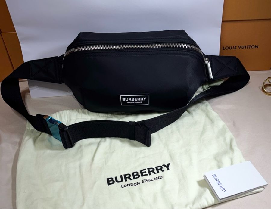 ‼️全台最甜 全新閒置 Burberry 巴寶莉 新款 尼龍腰包 胸包-2