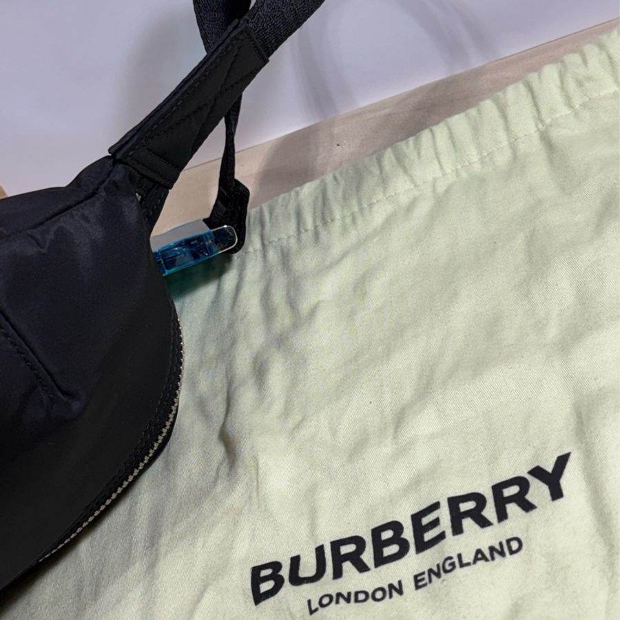 ‼️全台最甜 全新閒置 Burberry 巴寶莉 新款 尼龍腰包 胸包-6
