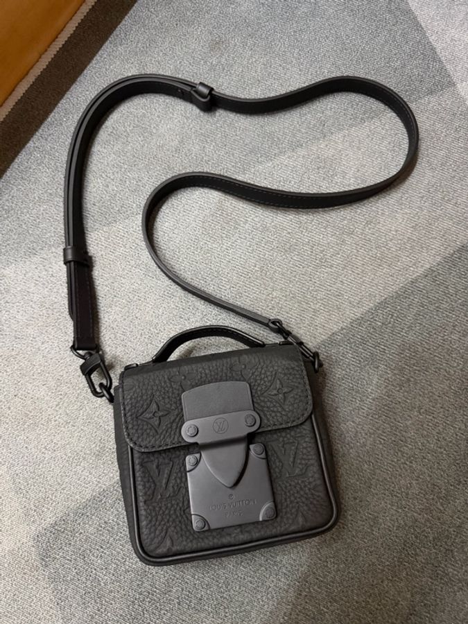 Lv黑原花壓紋Pico S-Lock迷你包M83148 芯片款-0