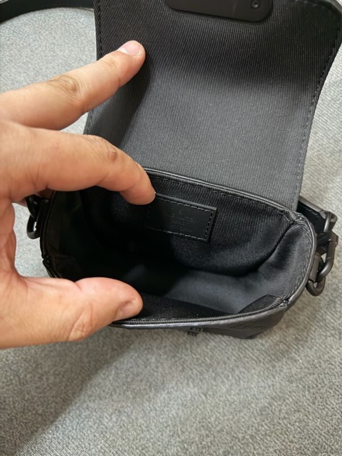 Lv黑原花壓紋Pico S-Lock迷你包M83148 芯片款-8