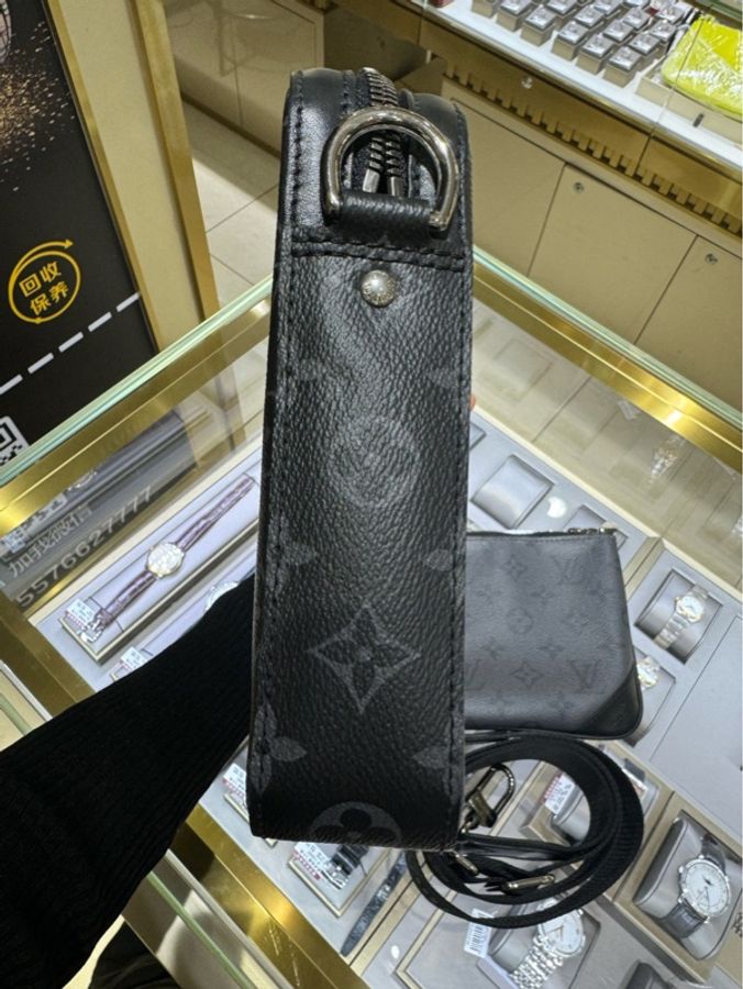 Louis Vuitton 路易威登 Trio黑武士三合一郵差包 芯片款無小子袋-3