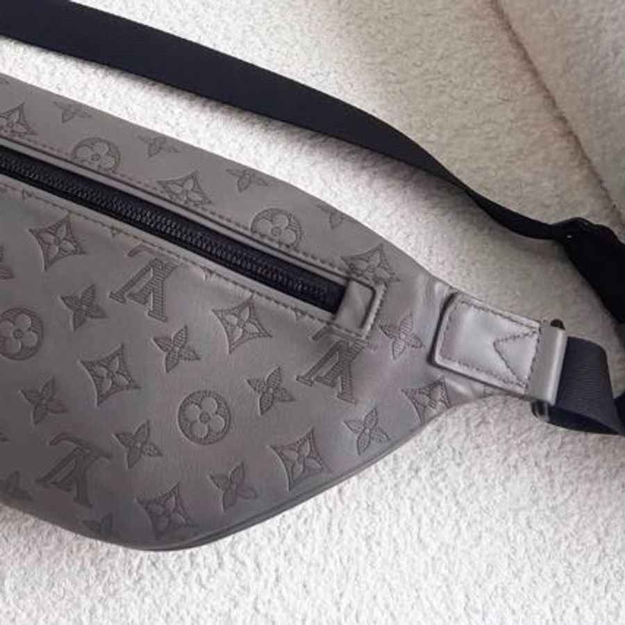 Louis Vuitton 路易威登 Discovery 芯片款 胸包-4